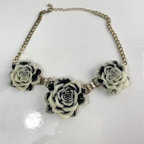 Rose Flower Statement Necklace - Gold Tone Floral Sculpted Resin - Picture 1 of 10